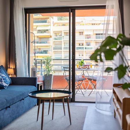 Superbe appartement rénové au centre ville de Mentone Esterno foto