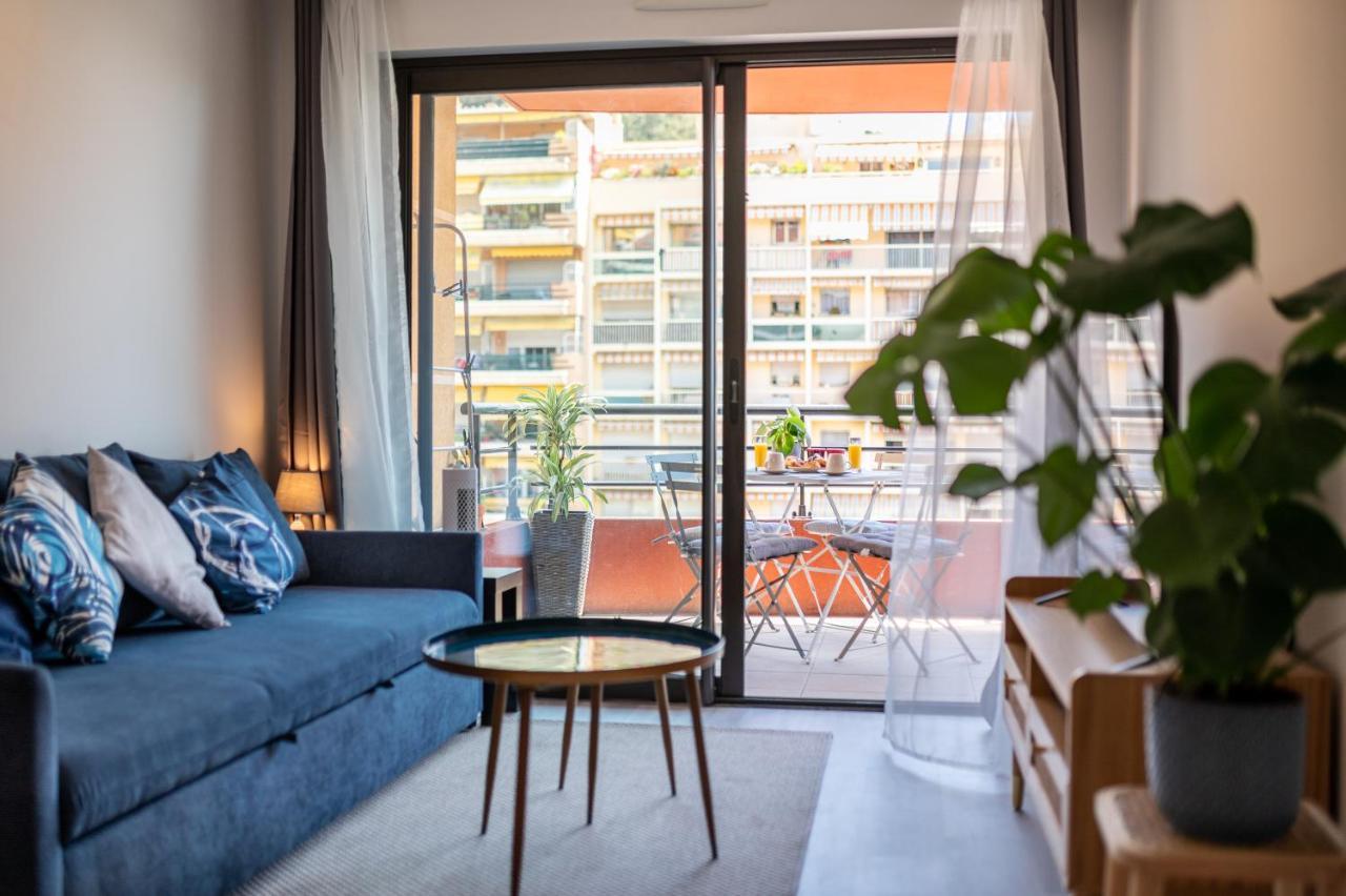 Superbe appartement rénové au centre ville de Mentone Esterno foto