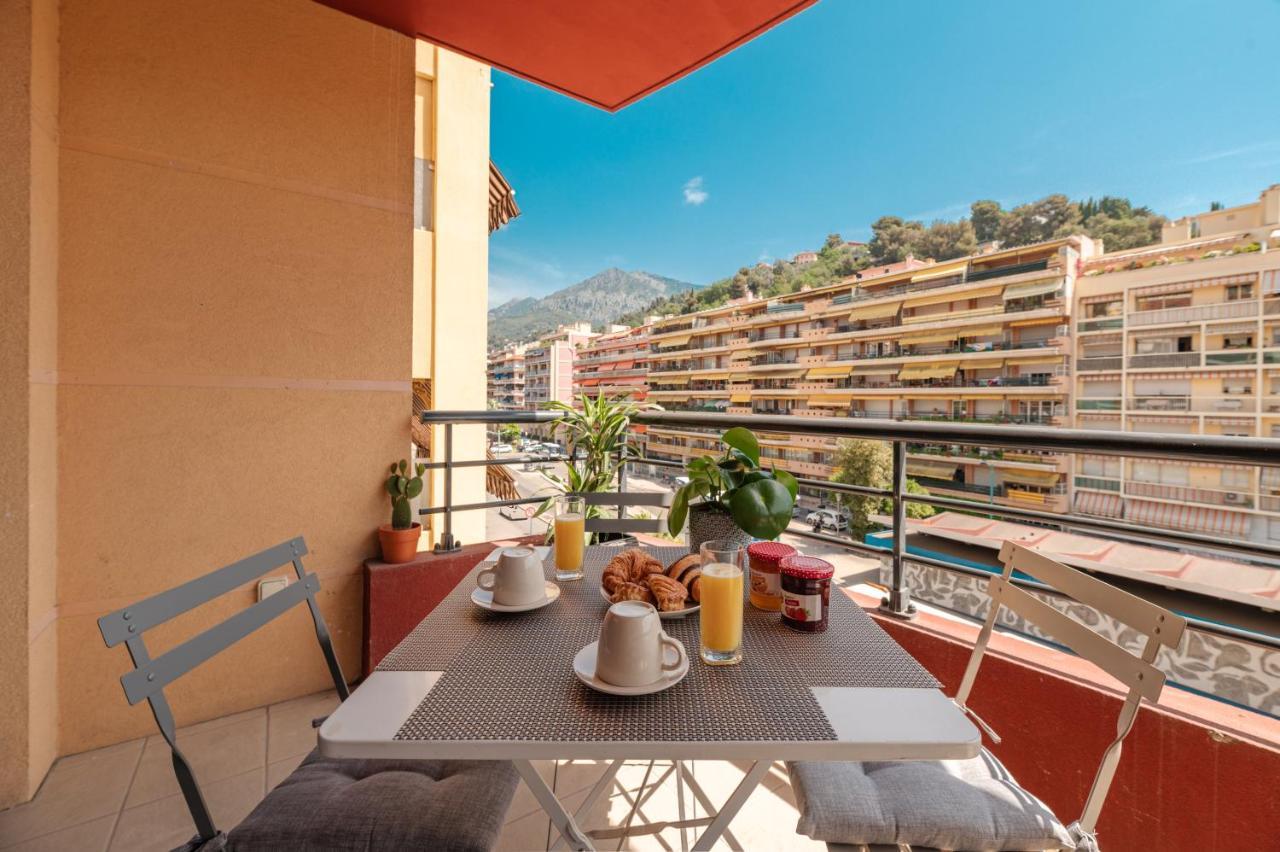 Superbe appartement rénové au centre ville de Mentone Esterno foto