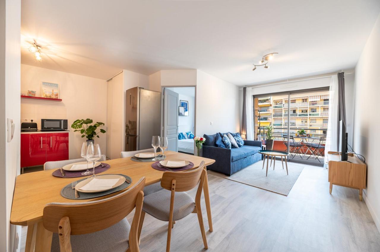 Superbe appartement rénové au centre ville de Mentone Esterno foto