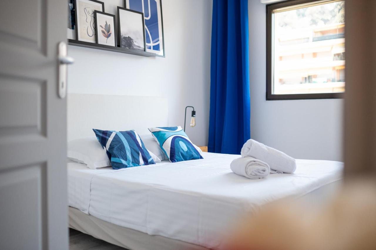 Superbe appartement rénové au centre ville de Mentone Esterno foto