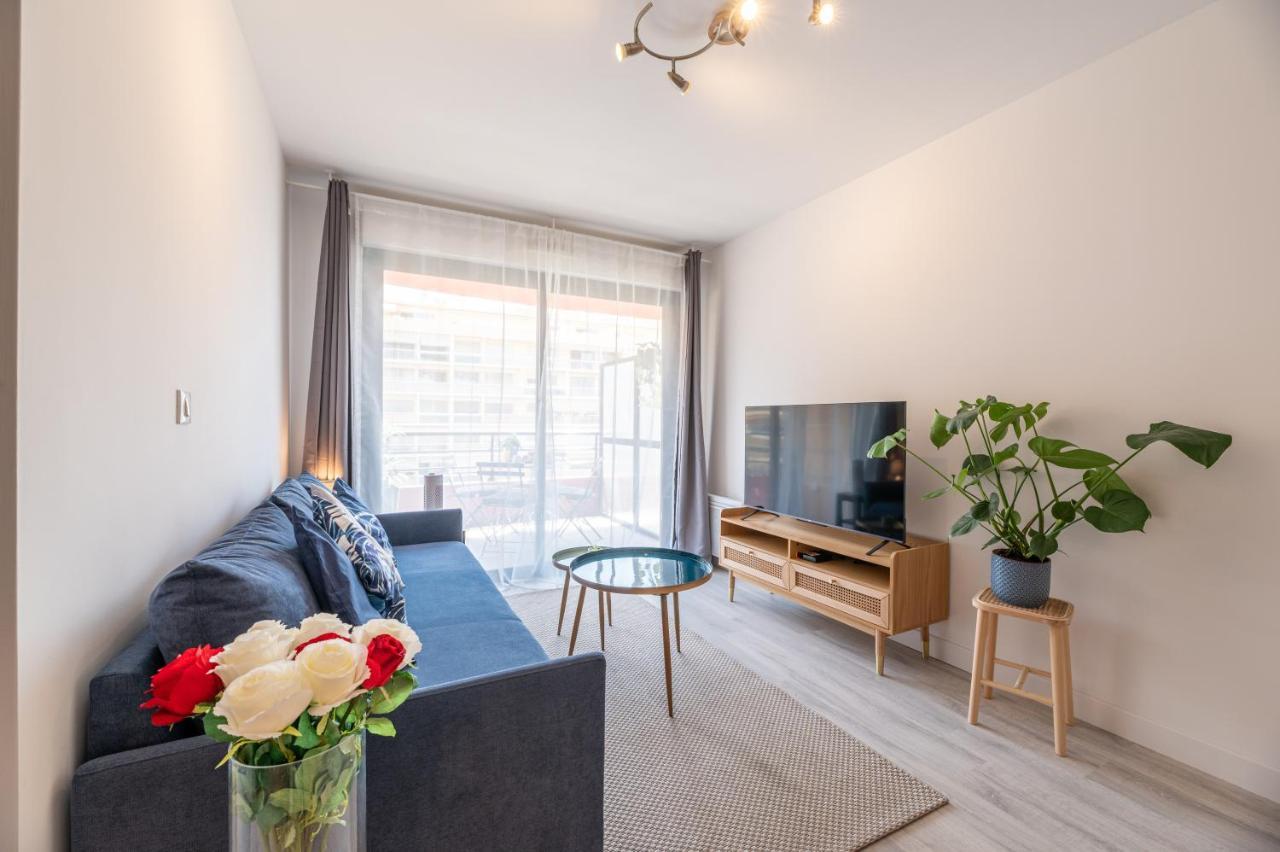 Superbe appartement rénové au centre ville de Mentone Esterno foto