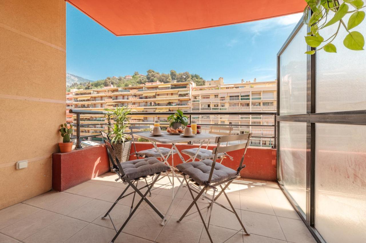 Superbe appartement rénové au centre ville de Mentone Esterno foto